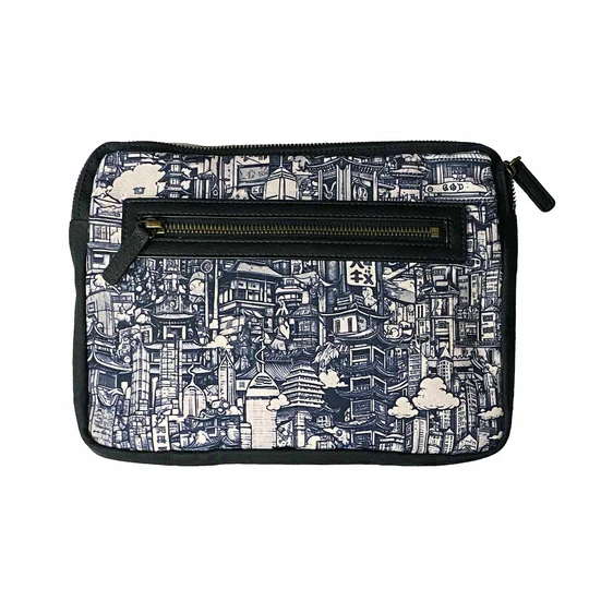 Mid-Kingdom Travel Pouch